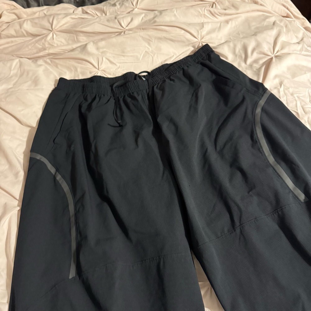 Under Armour Women's Wide Leg Black Unstoppable Vent Pants - Picture 5 of 10